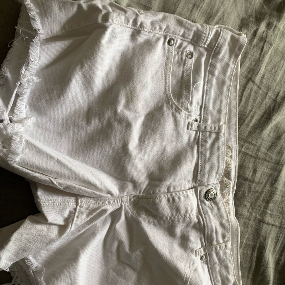 American eagle white shorts